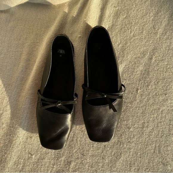 Zara Elegant Black Leather Flats Footwear - Picture 2 of 6